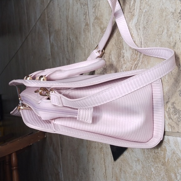 Women's "Indian Pink" Purse - Picture 8 of 12